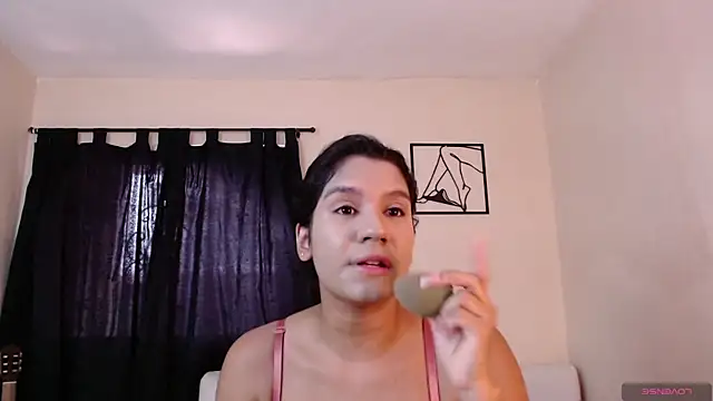 Veronica M online show from June 2026 06:24:02 PM