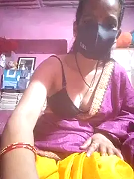 Snapshot of Desi_madamm chatting on August 2026 10:43:01 AM Desi madamm online show from August 2026 10:43:01 AM
