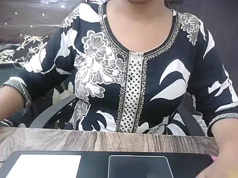 Bold-Divya1 online show from June 2026 04:10:02 AM