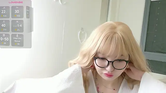 sakuraclover online show from June 2026 04:12:02 AM