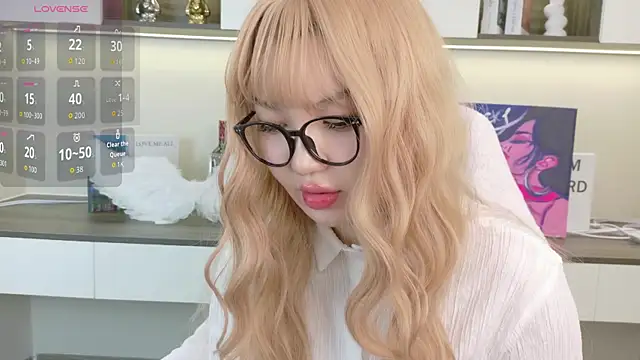 sakuraclover online show from July 2026 12:12:02 PM