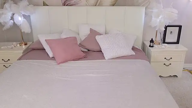 Erica Hameleons online show from June 2026 02:12:01 PM