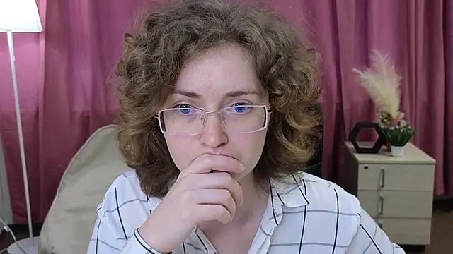 Snapshot of ChuPettigrew chatting on June 2026 04:35:02 AM ChuPettigrew online show from June 2026 04:35:02 AM