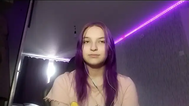 CaroylnOllhoff online show from June 2026 10:25:01 AM
