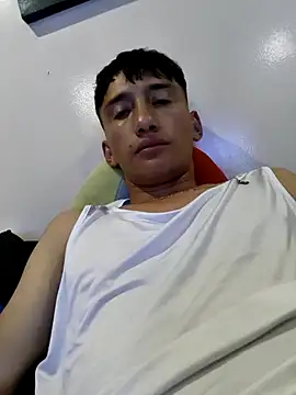 Snapshot of Miguel27Mt chatting on July 2026 10:17:01 PM Miguel27Mt online show from July 2026 10:17:01 PM