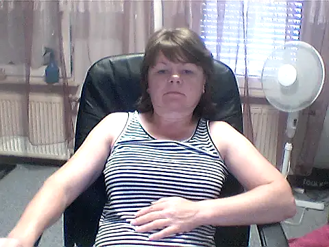 Snapshot of MoonLady40 chatting on June 2026 02:34:02 PM MoonLady40 online show from June 2026 02:34:02 PM