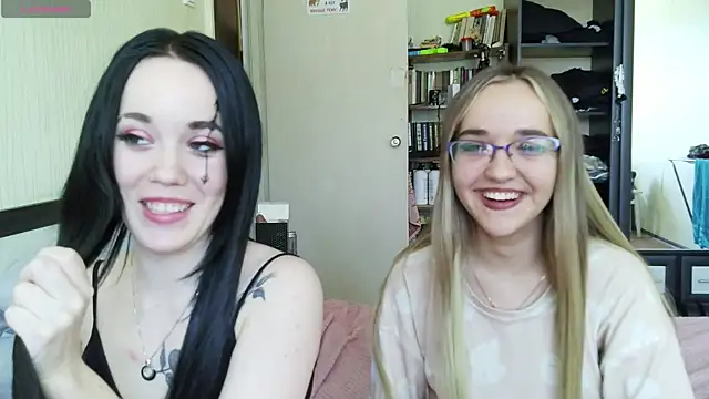 Snapshot of Mia_Ellis chatting on July 2026 12:01:01 PM Mia Ellis online show from July 2026 12:01:01 PM