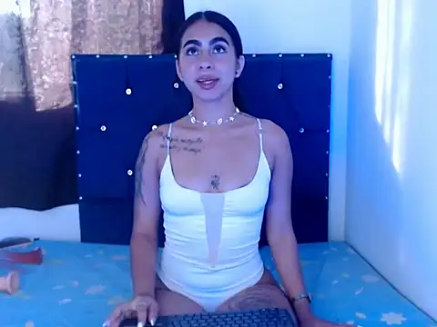Snapshot of HelenDavied chatting on July 2026 09:48:02 PM HelenDavied online show from July 2026 09:48:02 PM