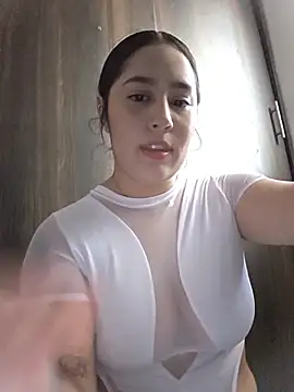 aisha duque  online show from July 2026 10:32:02 PM
