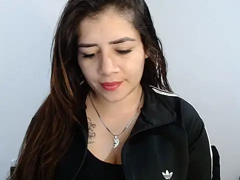 Luna zoe online show from June 2026 10:37:01 PM