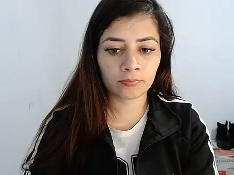Luna zoe online show from July 2026 03:11:01 AM