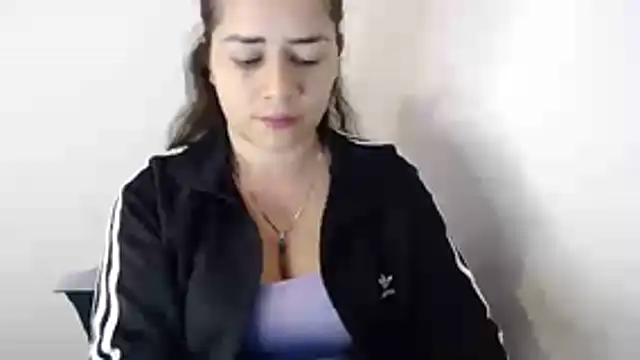 Luna zoe online show from July 2026 09:45:01 PM