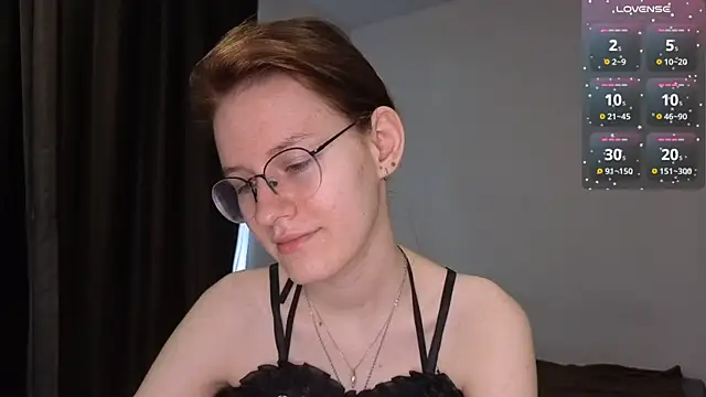 Snapshot of PliantMissus chatting on June 2026 06:22:01 AM PliantMissus online show from June 2026 06:22:01 AM