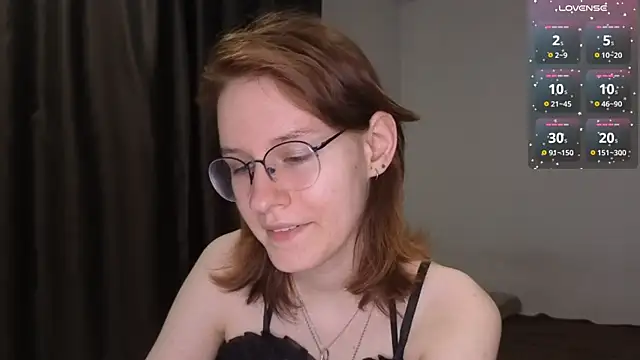 Snapshot of PliantMissus chatting on June 2026 05:43:02 PM PliantMissus online show from June 2026 05:43:02 PM