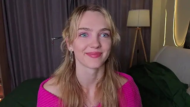 Snapshot of MarielRoloson chatting on July 2026 07:09:01 PM MarielRoloson online show from July 2026 07:09:01 PM