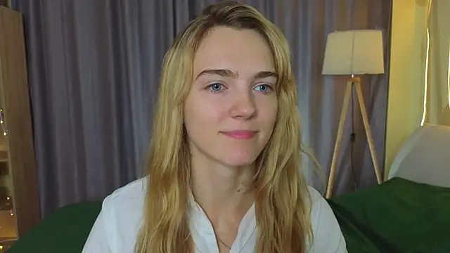Snapshot of MarielRoloson chatting on July 2026 07:07:02 PM MarielRoloson online show from July 2026 07:07:02 PM