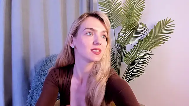 Snapshot of MarielRoloson chatting on June 2026 05:57:02 PM MarielRoloson online show from June 2026 05:57:02 PM