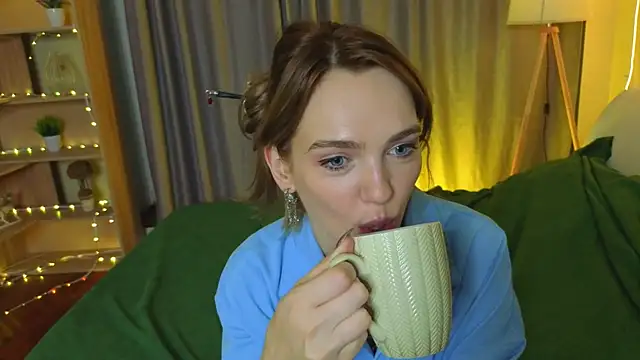 Snapshot of MarielRoloson chatting on July 2026 07:13:02 PM MarielRoloson online show from July 2026 07:13:02 PM