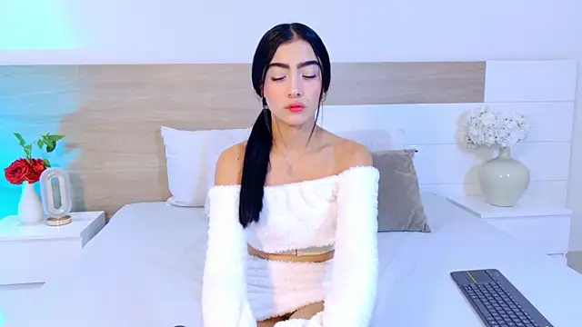 MaluCortes online show from June 2026 02:15:02 PM