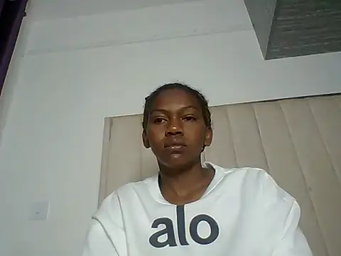 Snapshot of sexy_aurora444 chatting on June 2026 02:39:02 AM sexy aurora444 online show from June 2026 02:39:02 AM