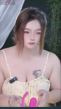 Snapshot of lingling7889 chatting on June 2026 09:42:01 AM lingling7889 online show from June 2026 09:42:01 AM