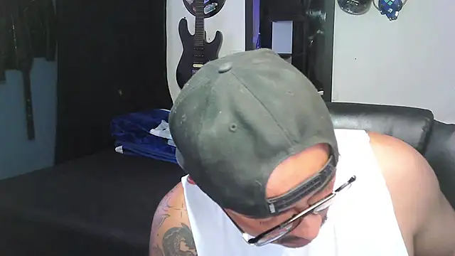 MrGoldenBoy777 online show from June 2026 12:44:02 AM