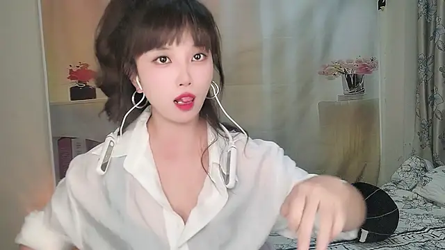 Snapshot of Yesqiko chatting on June 2026 02:26:01 PM Yesqiko online show from June 2026 02:26:01 PM