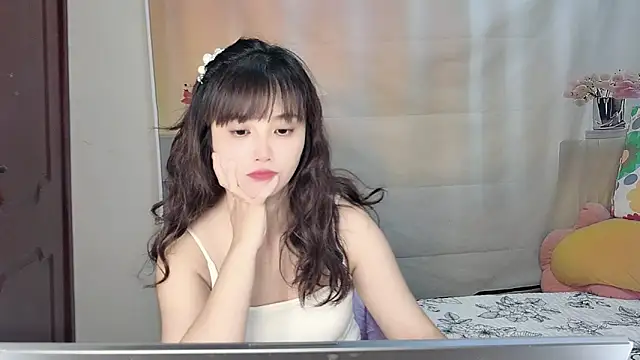 Snapshot of Yesqiko chatting on June 2026 05:34:02 PM Yesqiko online show from June 2026 05:34:02 PM