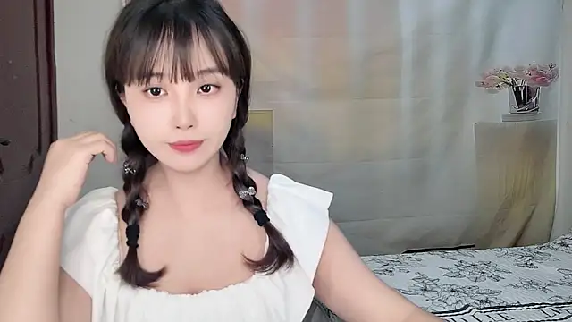 Snapshot of Yesqiko chatting on June 2026 02:14:01 PM Yesqiko online show from June 2026 02:14:01 PM