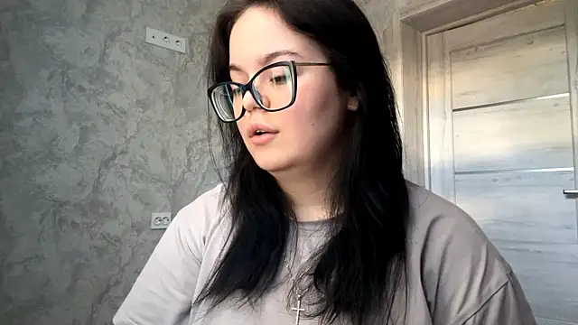 Snapshot of CosyHash chatting on June 2026 11:10:02 AM CosyHash online show from June 2026 11:10:02 AM