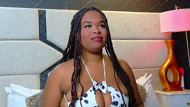 Snapshot of EbonyHenner chatting on June 2026 12:02:01 PM EbonyHenner online show from June 2026 12:02:01 PM