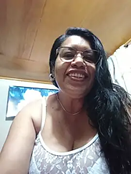 Emilif  online show from June 2026 10:37:01 PM