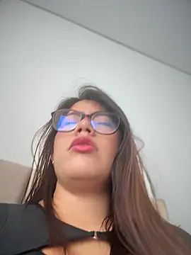 Snapshot of Saracalderon chatting on July 2026 01:18:01 PM Saracalderon online show from July 2026 01:18:01 PM