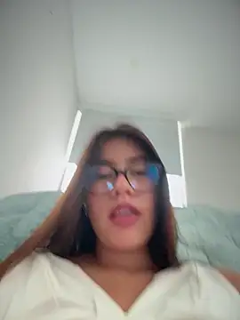 Snapshot of Saracalderon chatting on June 2026 11:49:02 AM Saracalderon online show from June 2026 11:49:02 AM
