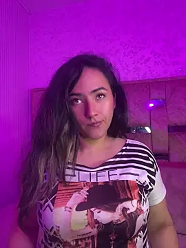 Snapshot of sophia_pink17 chatting on July 2026 01:00:02 PM sophia pink17 online show from July 2026 01:00:02 PM