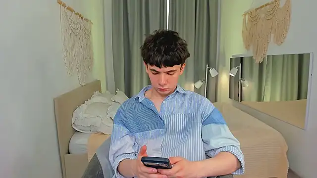 Ethan Crowe online show from July 2026 10:58:02 AM