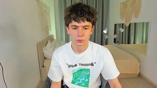 Ethan Crowe online show from August 2026 10:32:01 AM