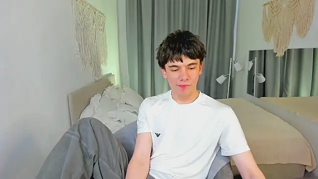 Ethan Crowe online show from August 2026 03:20:02 PM
