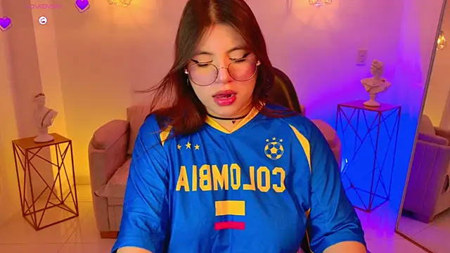 MilaCravee online show from July 2026 02:34:02 PM