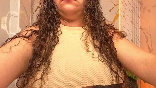Snapshot of Cony_curly_b chatting on June 2026 03:04:01 AM Cony curly b online show from June 2026 03:04:01 AM