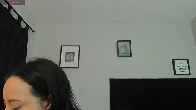 Snapshot of Sara_B chatting on July 2026 06:05:01 PM Sara B online show from July 2026 06:05:01 PM