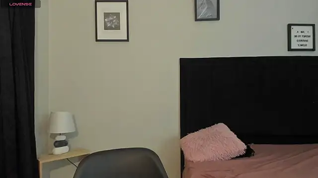 Snapshot of Sara_B chatting on July 2026 06:09:02 PM Sara B online show from July 2026 06:09:02 PM