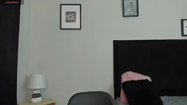 Snapshot of Sara_B chatting on July 2026 06:09:01 PM Sara B online show from July 2026 06:09:01 PM