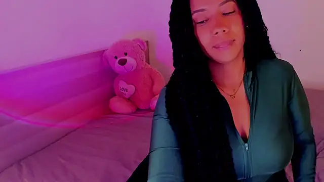 Snapshot of NicolePasqualott chatting on November 2025 08:25:01 PM NicolePasqualott online show from November 2025 08:25:01 PM