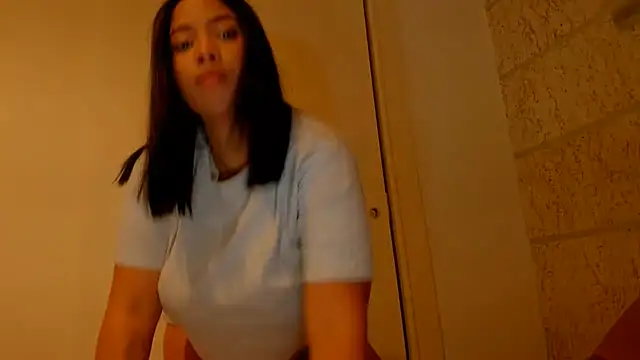 NicolePasqualott online show from February 2026 04:40:01 PM