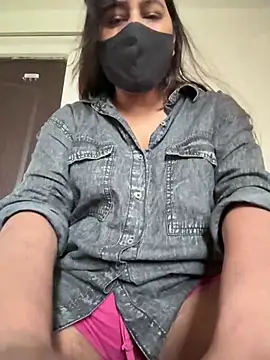 Snapshot of vaani_tyagi chatting on July 2026 11:11:02 AM vaani tyagi online show from July 2026 11:11:02 AM