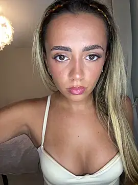 Harrietbronzex online show from June 2026 04:28:01 PM