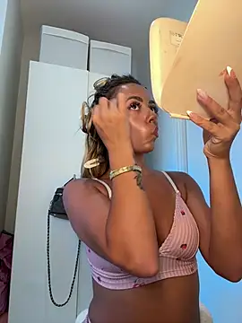 Harrietbronzex online show from July 2026 02:18:02 PM