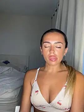 Harrietbronzex online show from June 2026 08:25:02 PM