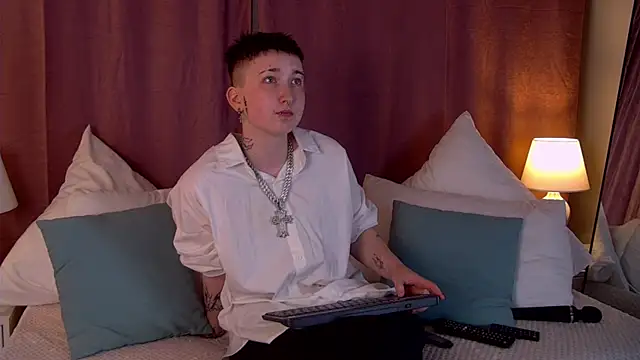 Snapshot of JeanDiamond chatting on June 2026 10:48:02 PM JeanDiamond online show from June 2026 10:48:02 PM